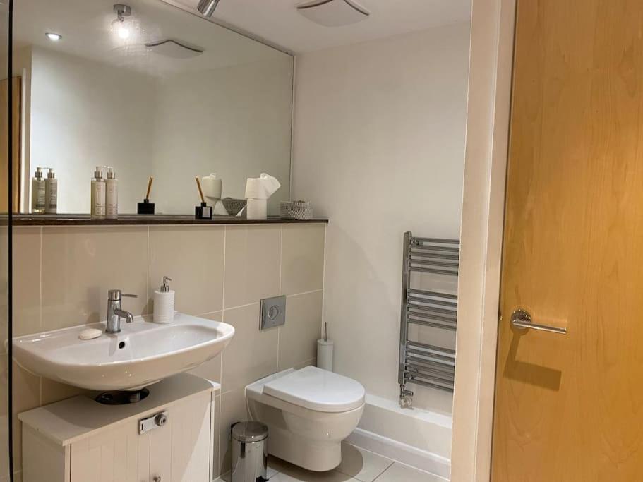 New Quay Modern Apartment, Fistral Beach מראה חיצוני תמונה